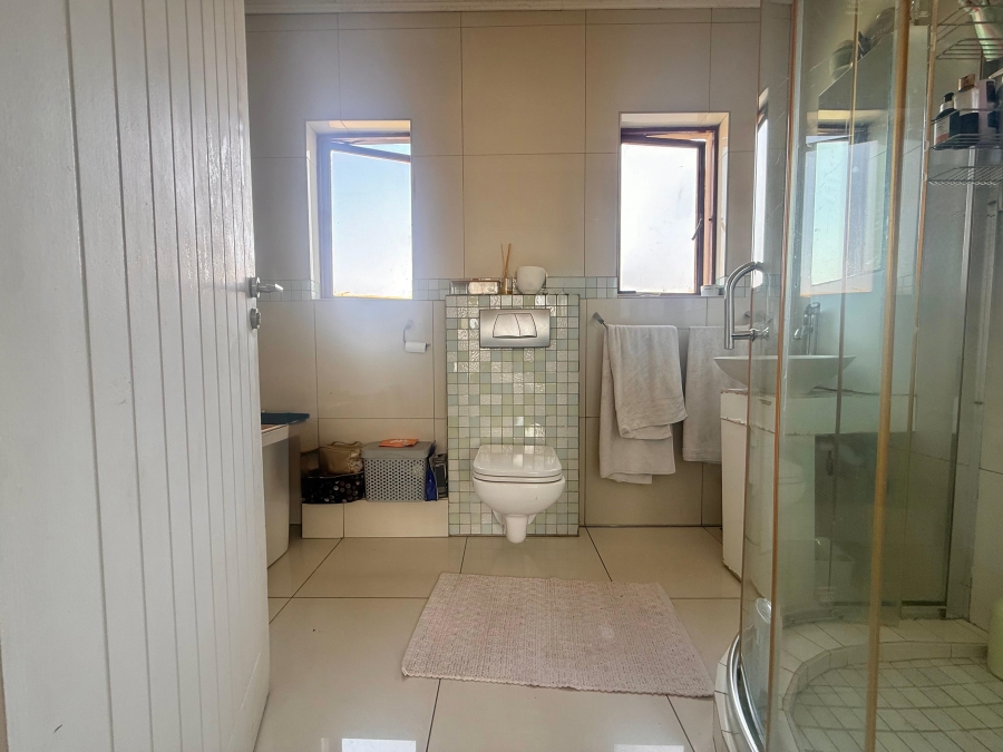 4 Bedroom Property for Sale in Amberfield Gauteng