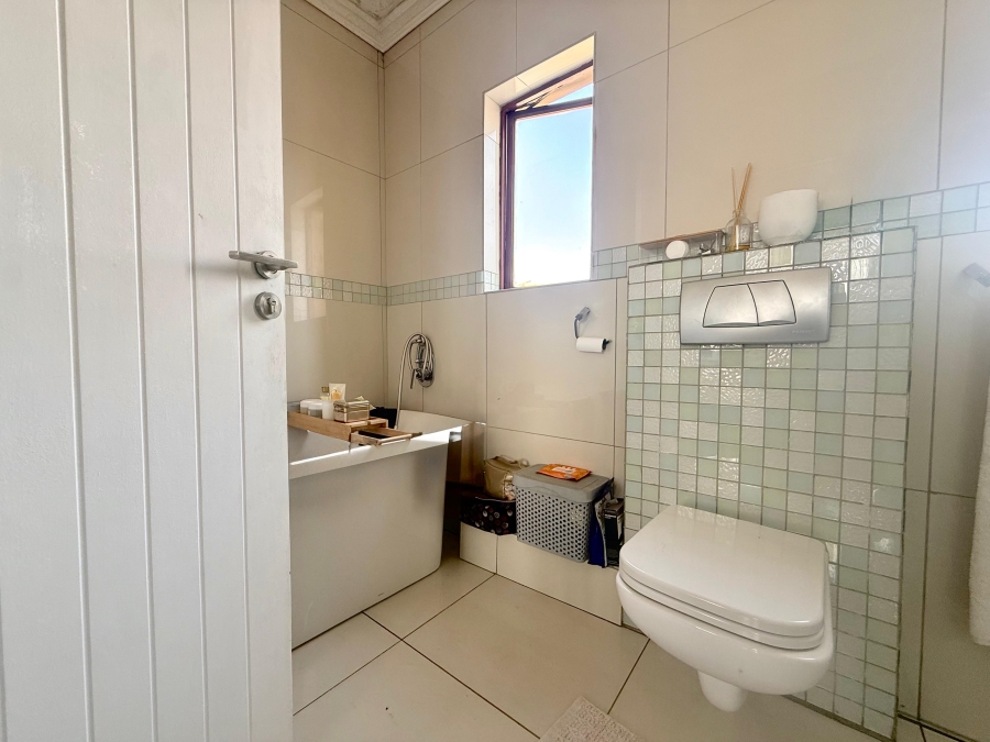 4 Bedroom Property for Sale in Amberfield Gauteng