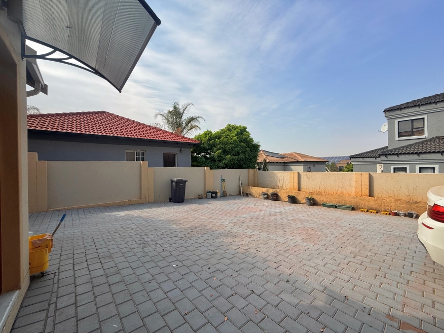 4 Bedroom Property for Sale in Amberfield Gauteng