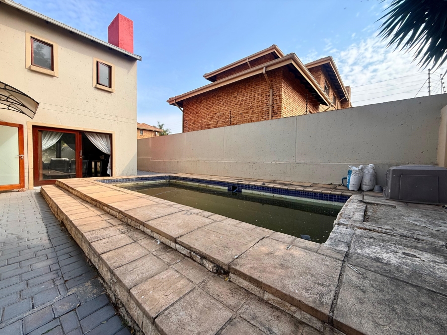 4 Bedroom Property for Sale in Amberfield Gauteng