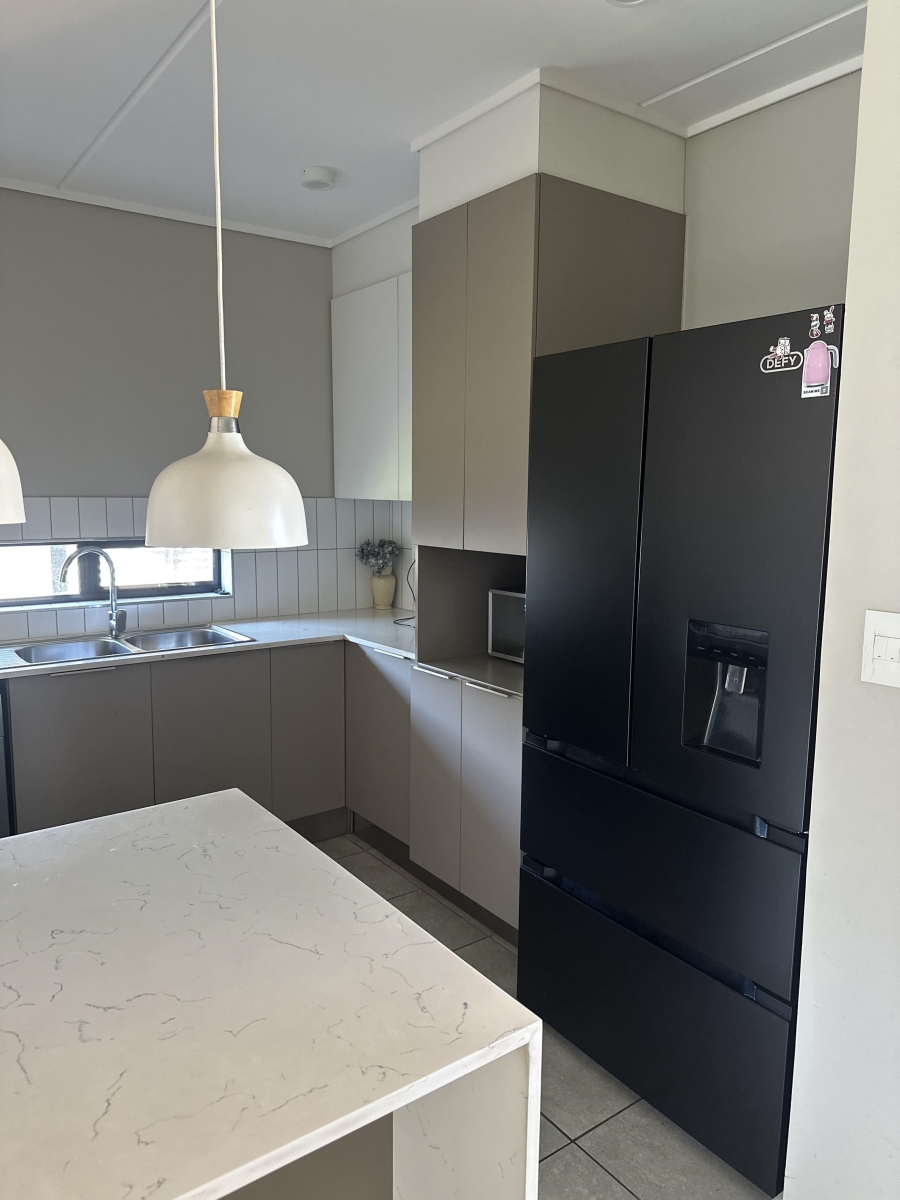 4 Bedroom Property for Sale in Lotus Gardens Gauteng
