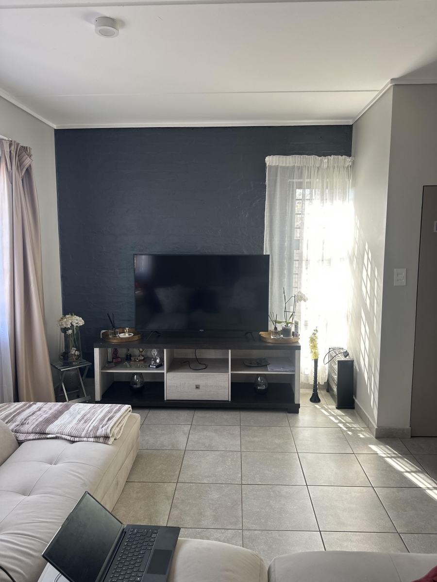 4 Bedroom Property for Sale in Lotus Gardens Gauteng