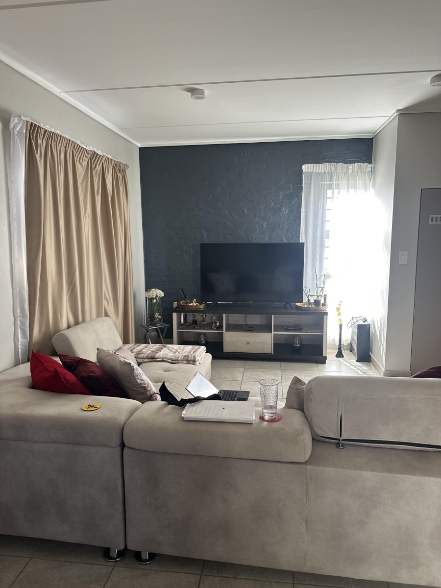 4 Bedroom Property for Sale in Lotus Gardens Gauteng