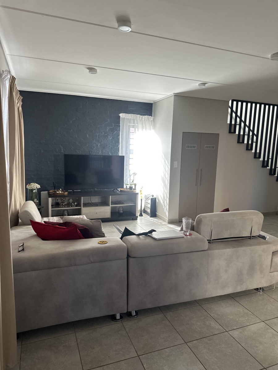 4 Bedroom Property for Sale in Lotus Gardens Gauteng