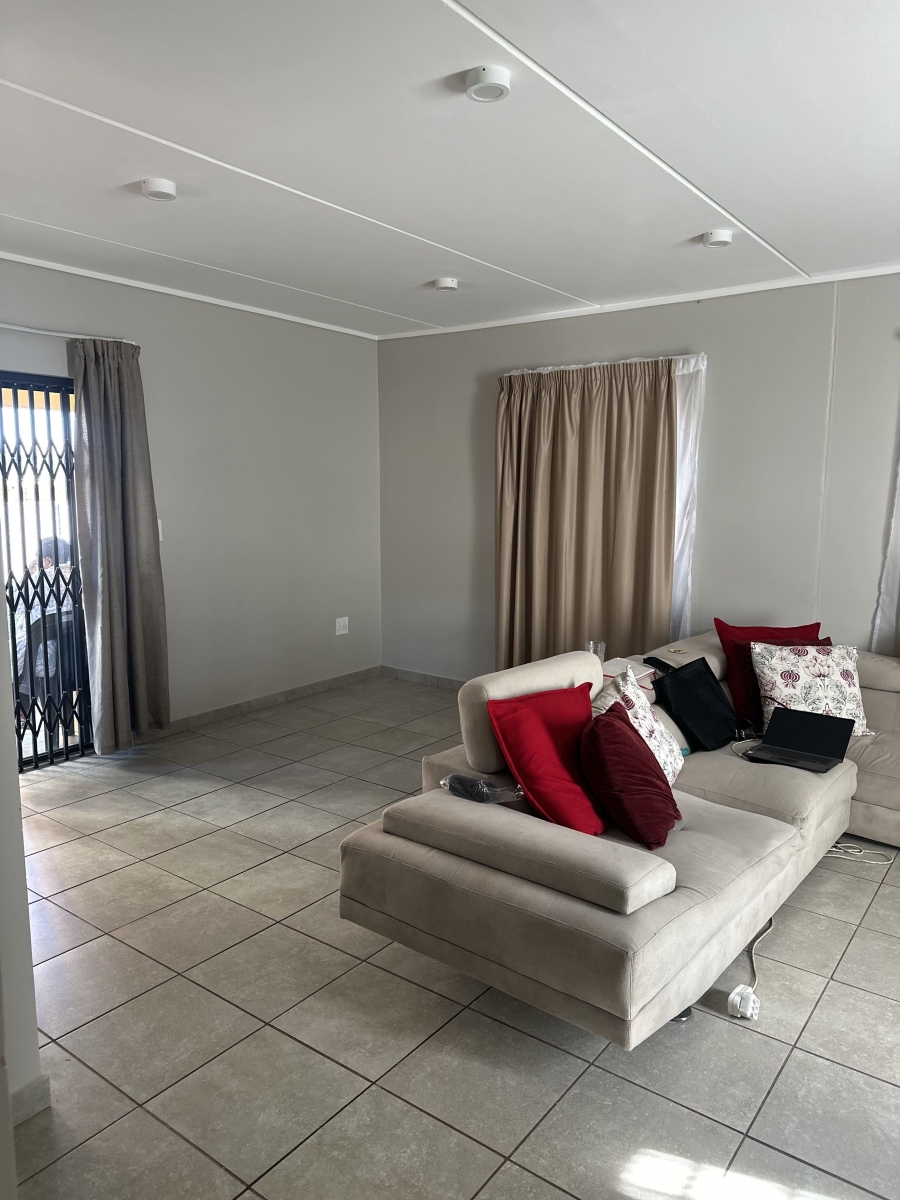 4 Bedroom Property for Sale in Lotus Gardens Gauteng