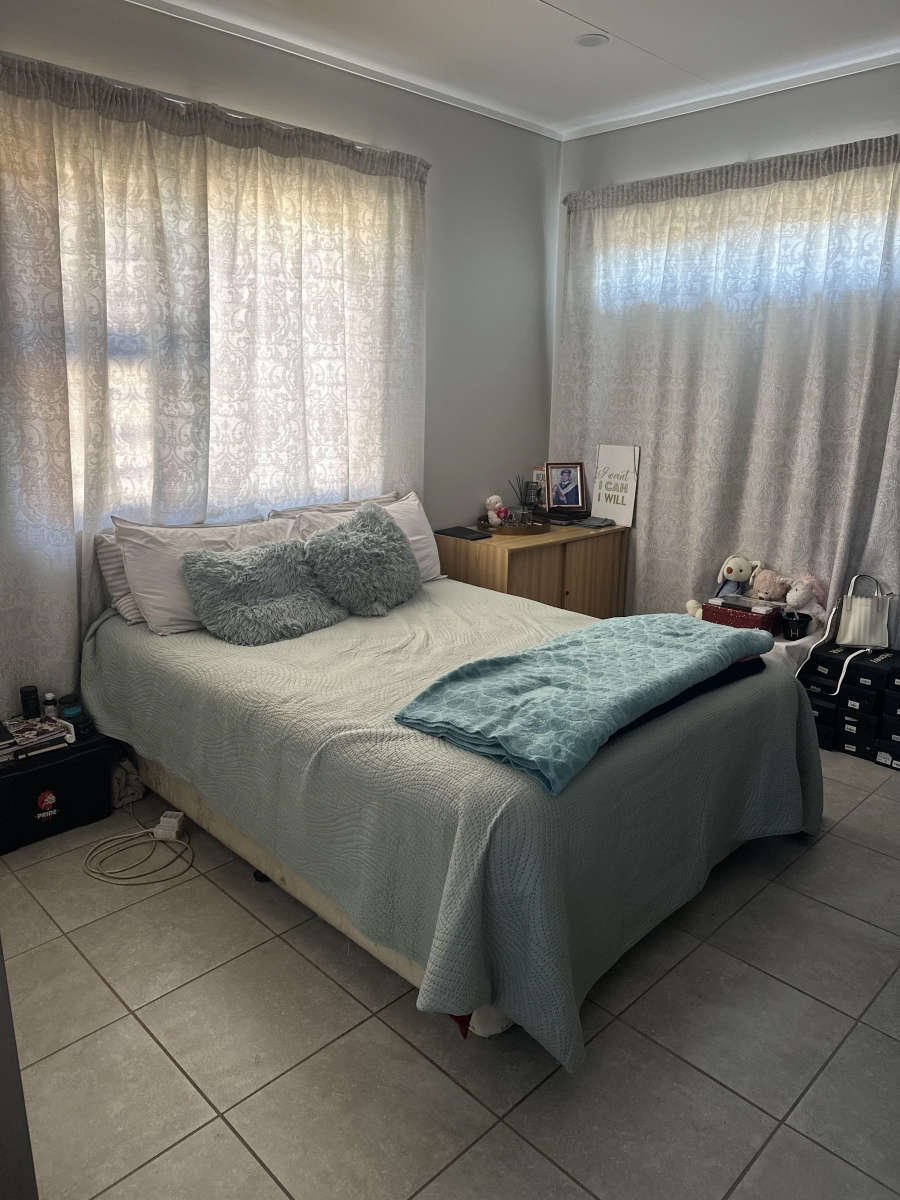 4 Bedroom Property for Sale in Lotus Gardens Gauteng