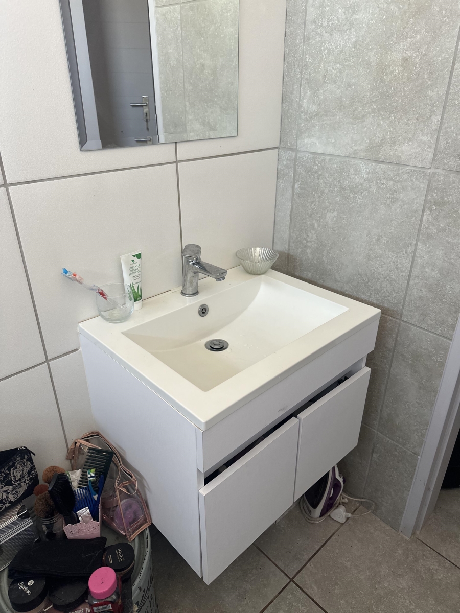 4 Bedroom Property for Sale in Lotus Gardens Gauteng