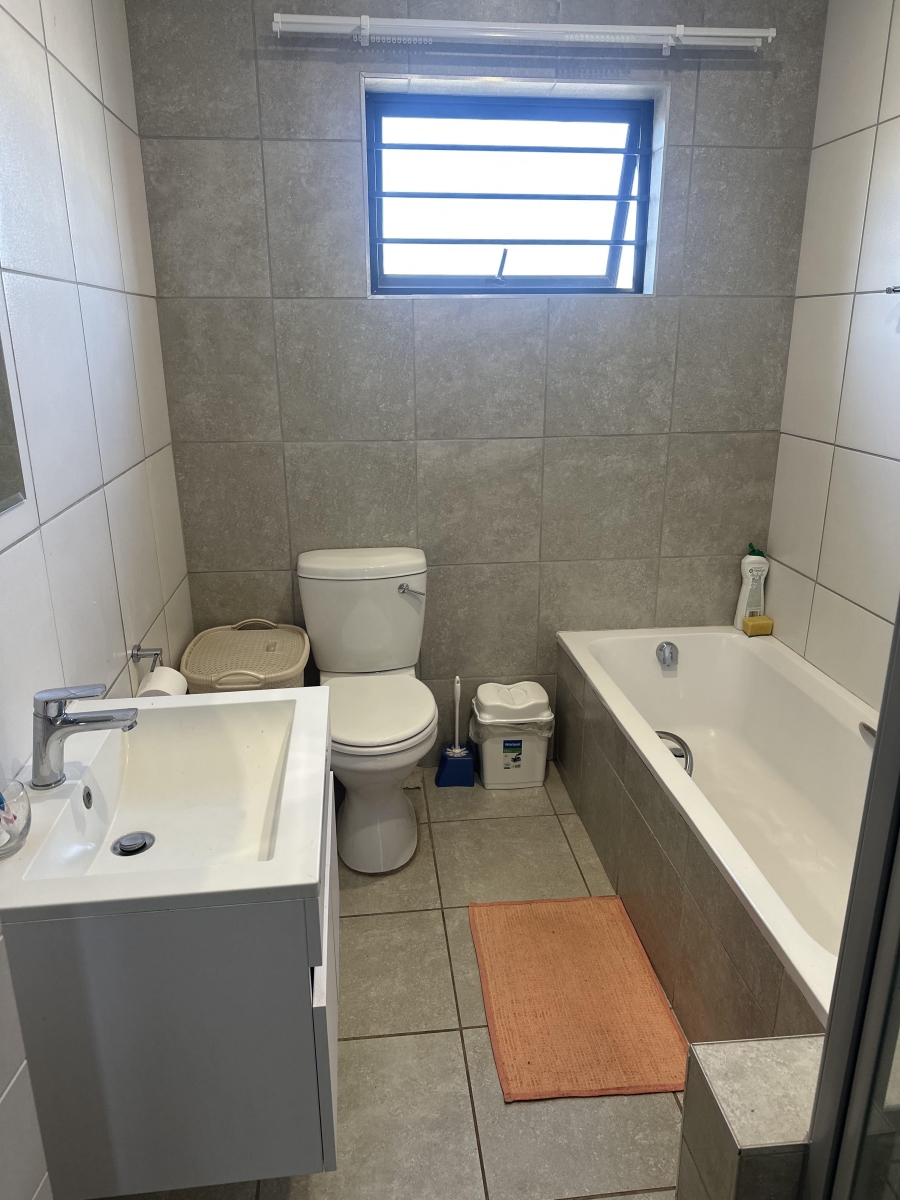 4 Bedroom Property for Sale in Lotus Gardens Gauteng