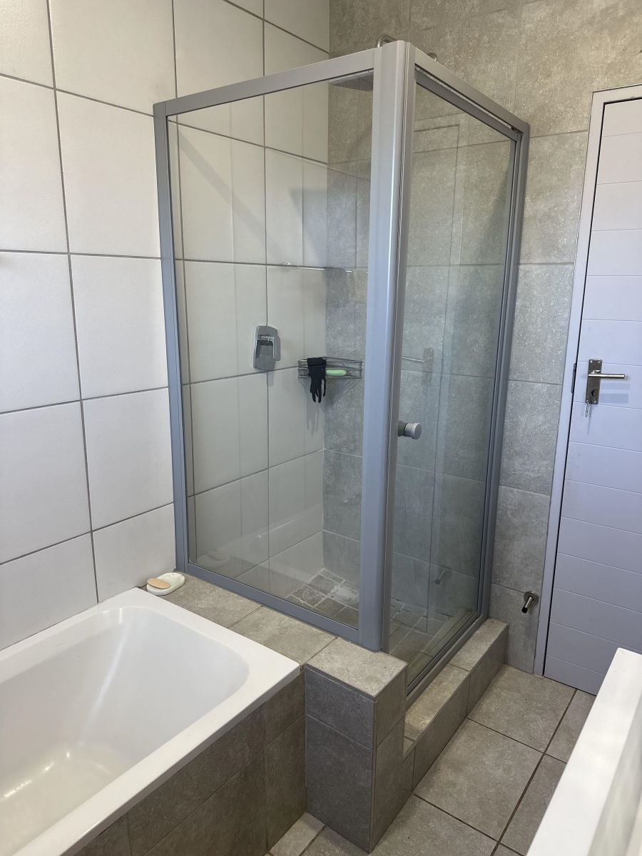 4 Bedroom Property for Sale in Lotus Gardens Gauteng