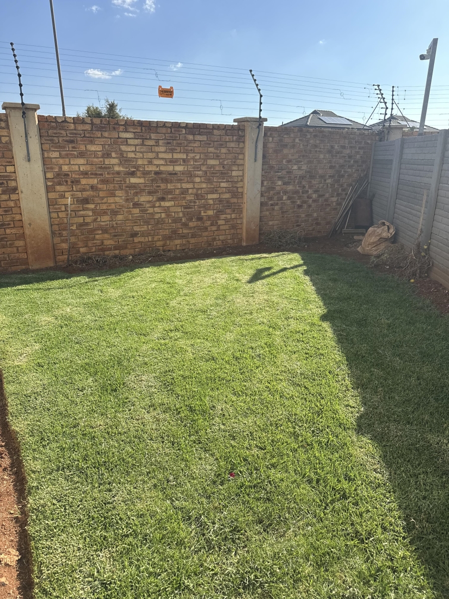 4 Bedroom Property for Sale in Lotus Gardens Gauteng
