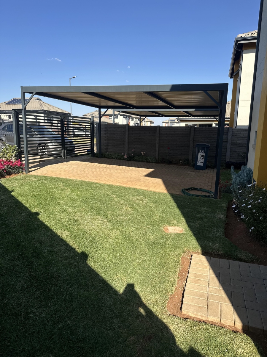 4 Bedroom Property for Sale in Lotus Gardens Gauteng