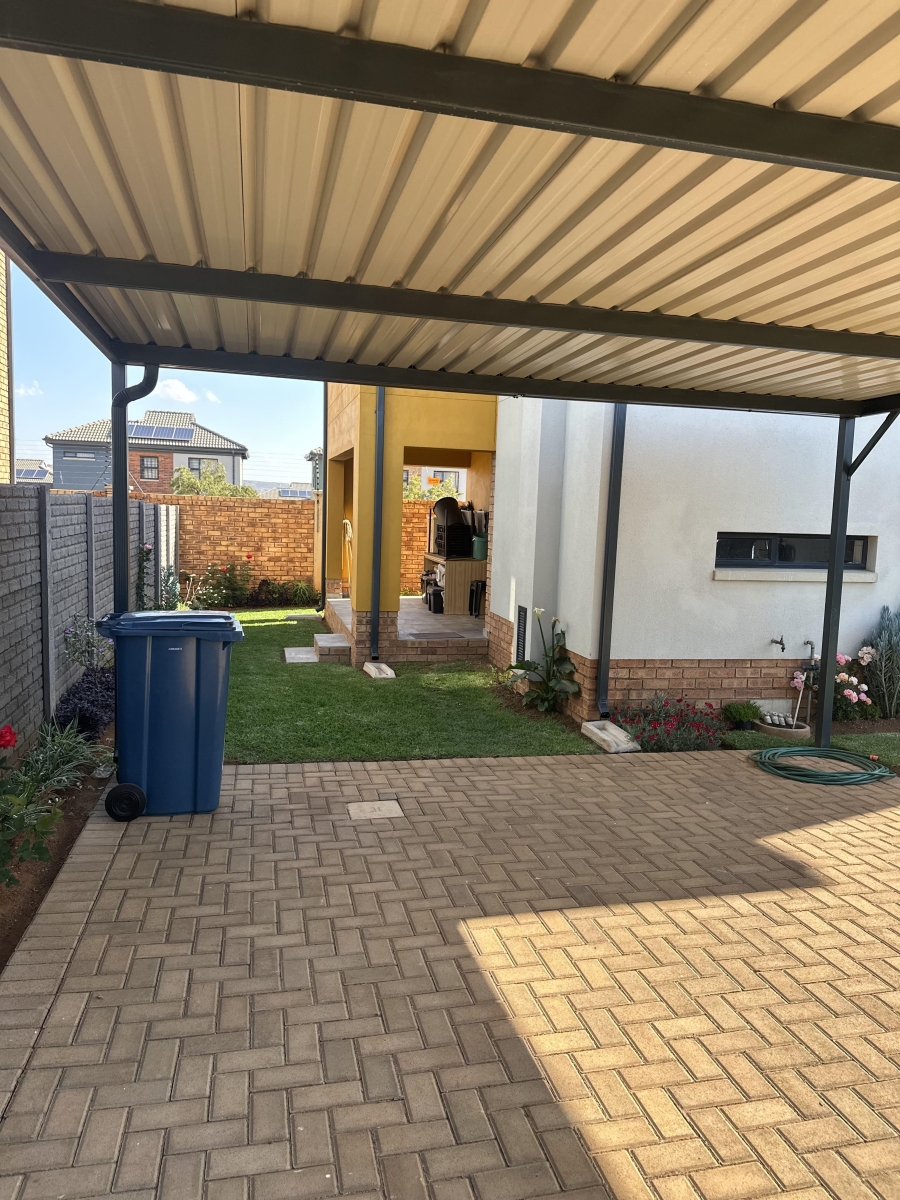 4 Bedroom Property for Sale in Lotus Gardens Gauteng