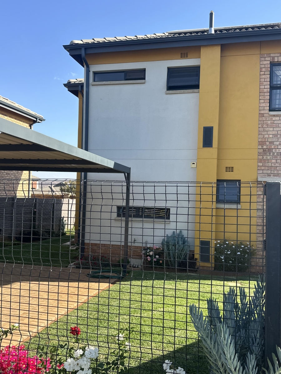 4 Bedroom Property for Sale in Lotus Gardens Gauteng