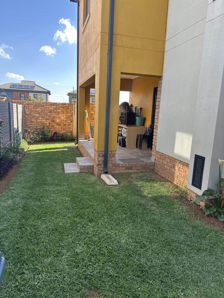 4 Bedroom Property for Sale in Lotus Gardens Gauteng
