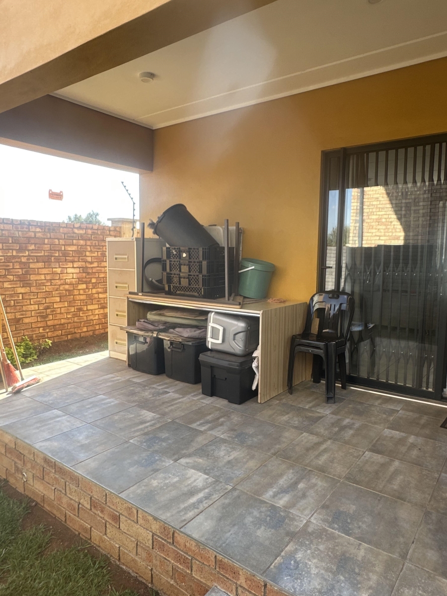 4 Bedroom Property for Sale in Lotus Gardens Gauteng