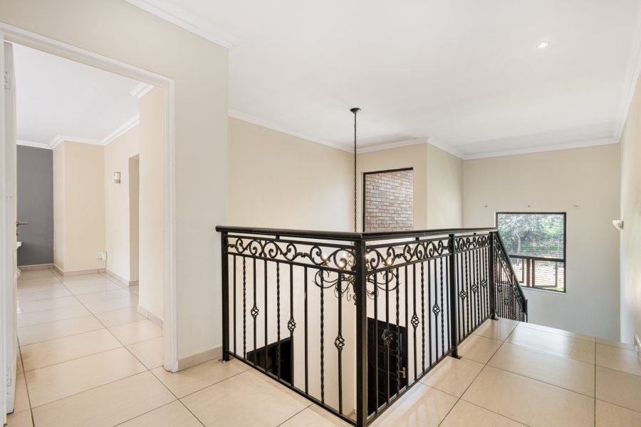 5 Bedroom Property for Sale in Beverley Gauteng