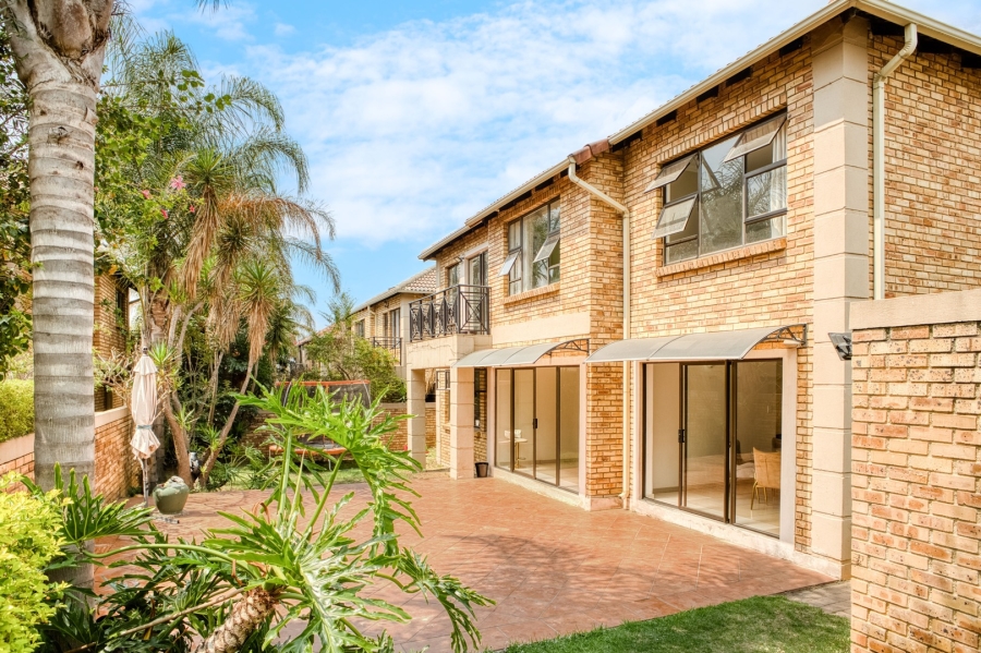 5 Bedroom Property for Sale in Beverley Gauteng