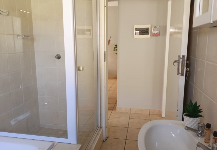 2 Bedroom Property for Sale in Albemarle Gauteng