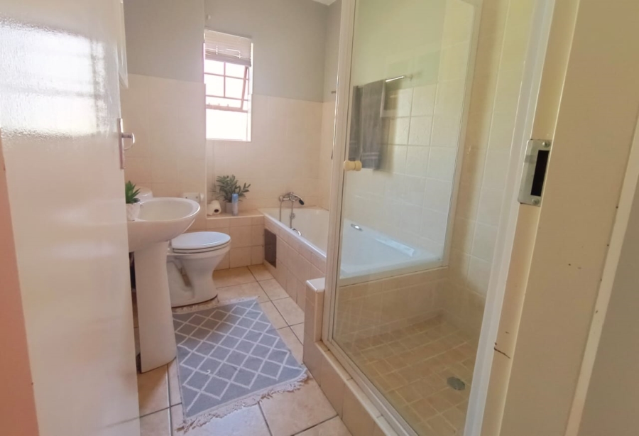 2 Bedroom Property for Sale in Albemarle Gauteng