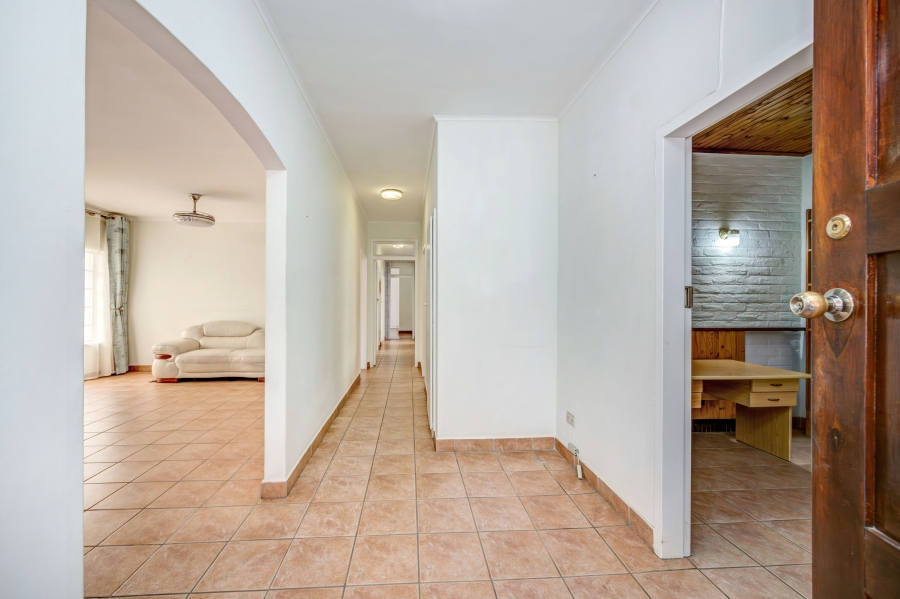 To Let 4 Bedroom Property for Rent in Parkmore Gauteng