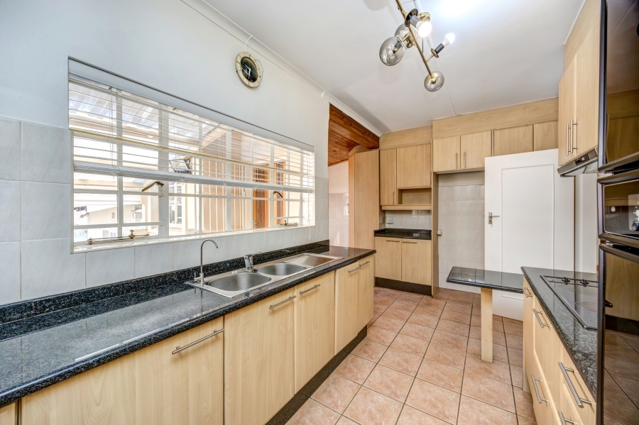 To Let 4 Bedroom Property for Rent in Parkmore Gauteng