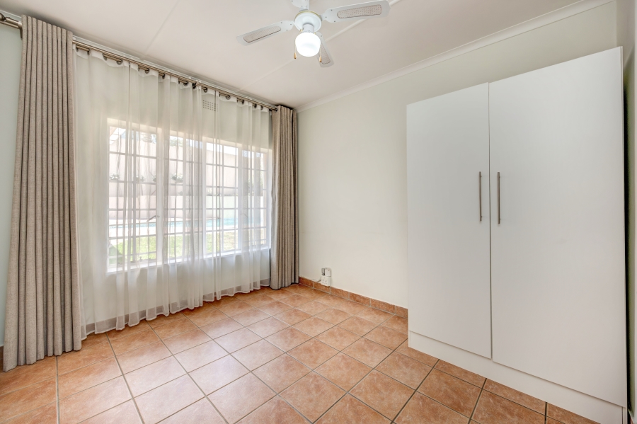 To Let 4 Bedroom Property for Rent in Parkmore Gauteng