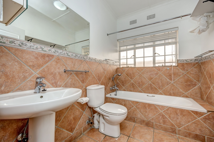 To Let 4 Bedroom Property for Rent in Parkmore Gauteng