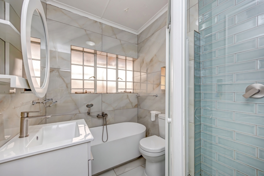 To Let 4 Bedroom Property for Rent in Parkmore Gauteng