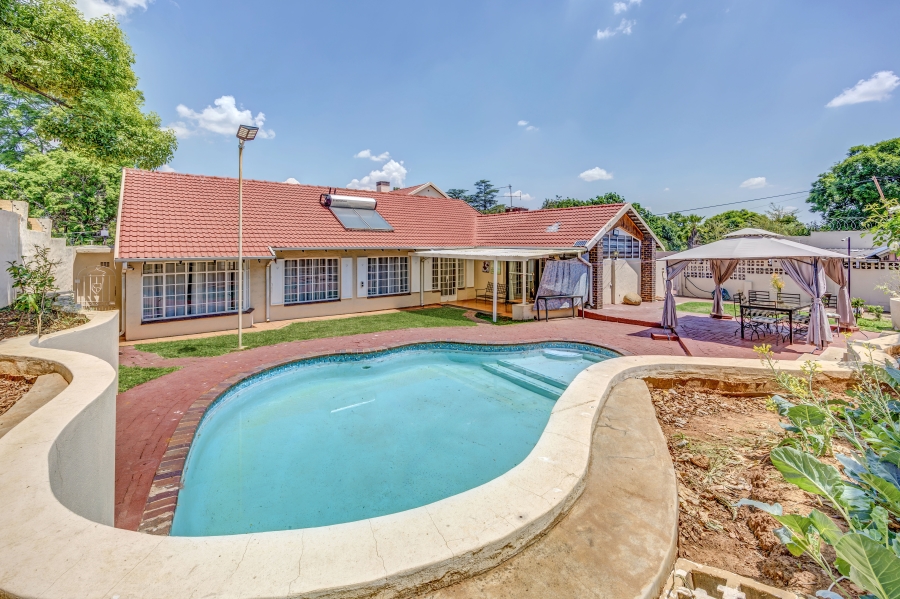 To Let 4 Bedroom Property for Rent in Parkmore Gauteng
