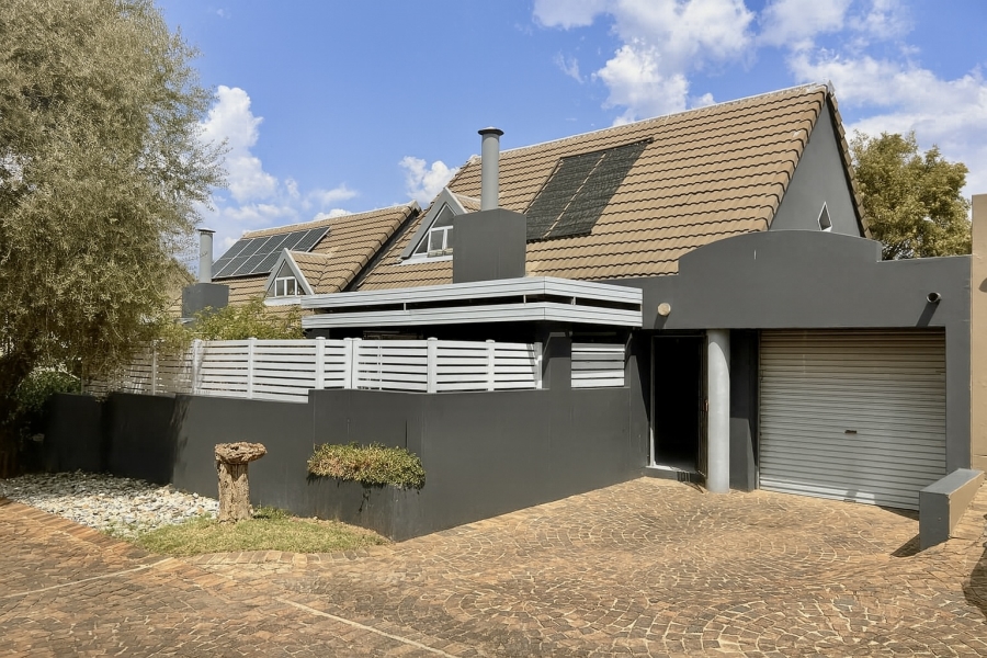 2 Bedroom Property for Sale in Bromhof Gauteng