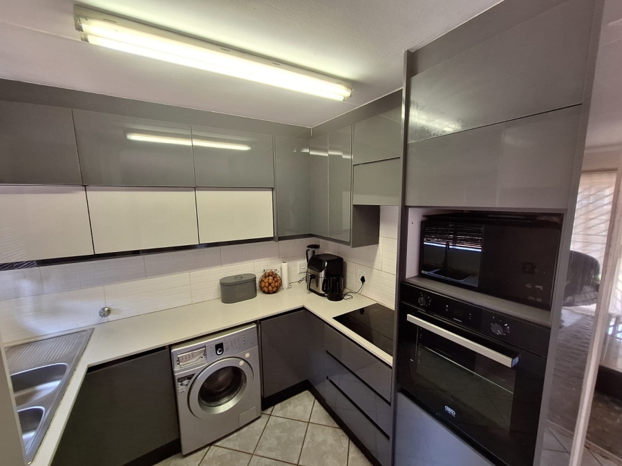 2 Bedroom Property for Sale in Highveld Gauteng
