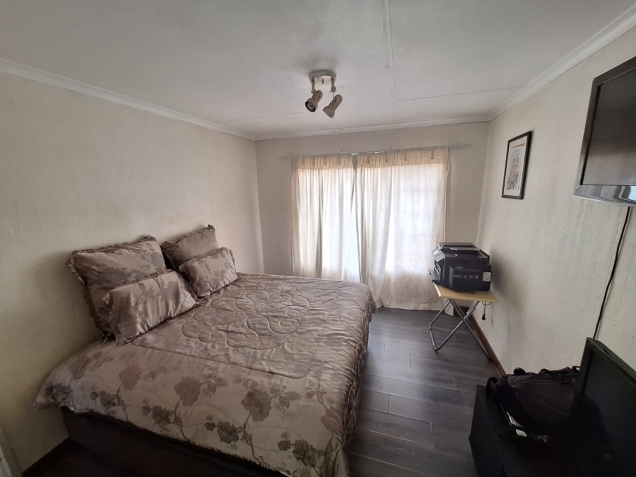 2 Bedroom Property for Sale in Highveld Gauteng