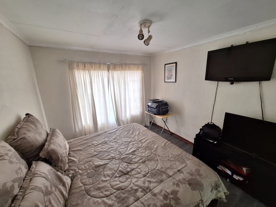2 Bedroom Property for Sale in Highveld Gauteng
