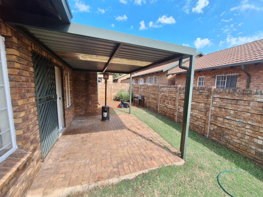 2 Bedroom Property for Sale in Highveld Gauteng