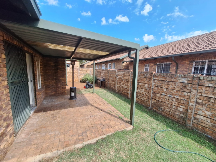 2 Bedroom Property for Sale in Highveld Gauteng