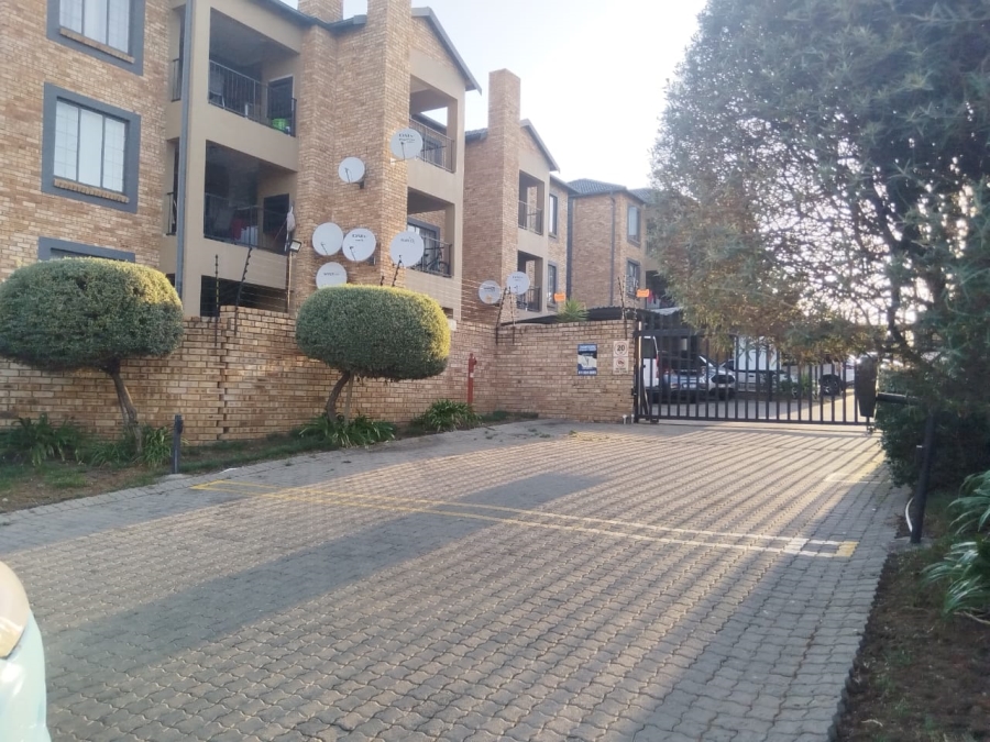 To Let 2 Bedroom Property for Rent in North Riding Gauteng
