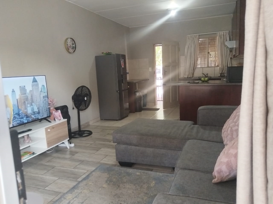 To Let 2 Bedroom Property for Rent in North Riding Gauteng