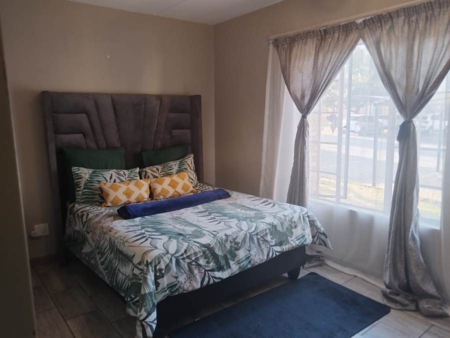 To Let 2 Bedroom Property for Rent in North Riding Gauteng