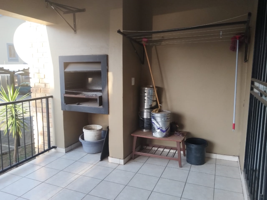 To Let 2 Bedroom Property for Rent in North Riding Gauteng