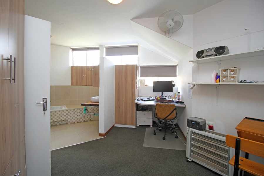 2 Bedroom Property for Sale in Norwood Gauteng