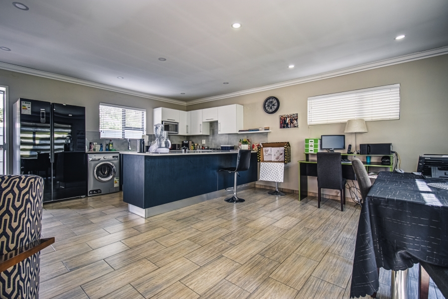 3 Bedroom Property for Sale in Highway Gardens Gauteng