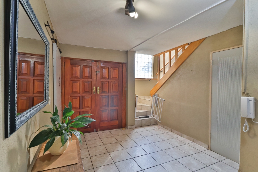 5 Bedroom Property for Sale in Moreleta Park Gauteng