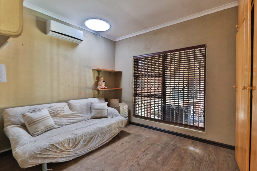 5 Bedroom Property for Sale in Moreleta Park Gauteng