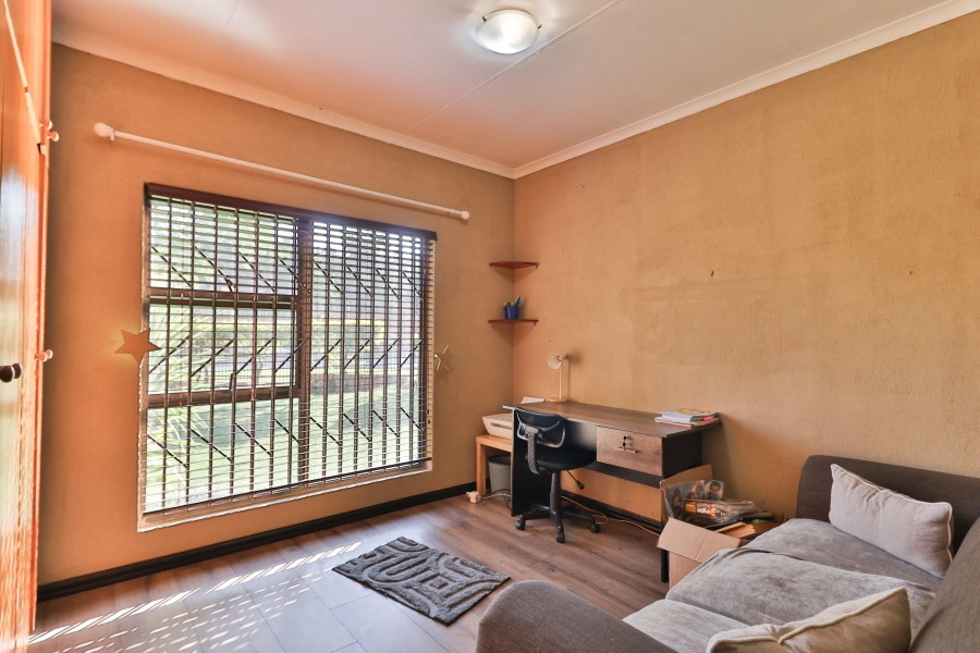 5 Bedroom Property for Sale in Moreleta Park Gauteng