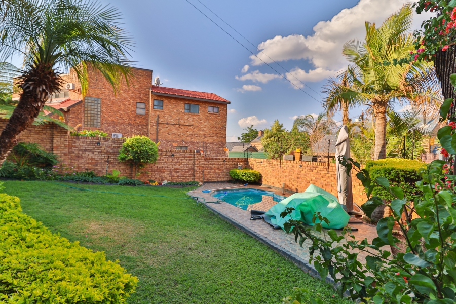 5 Bedroom Property for Sale in Moreleta Park Gauteng