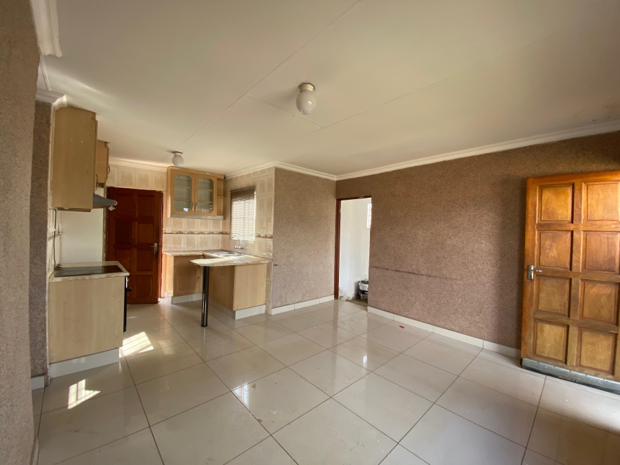 3 Bedroom Property for Sale in Lakeside Gauteng