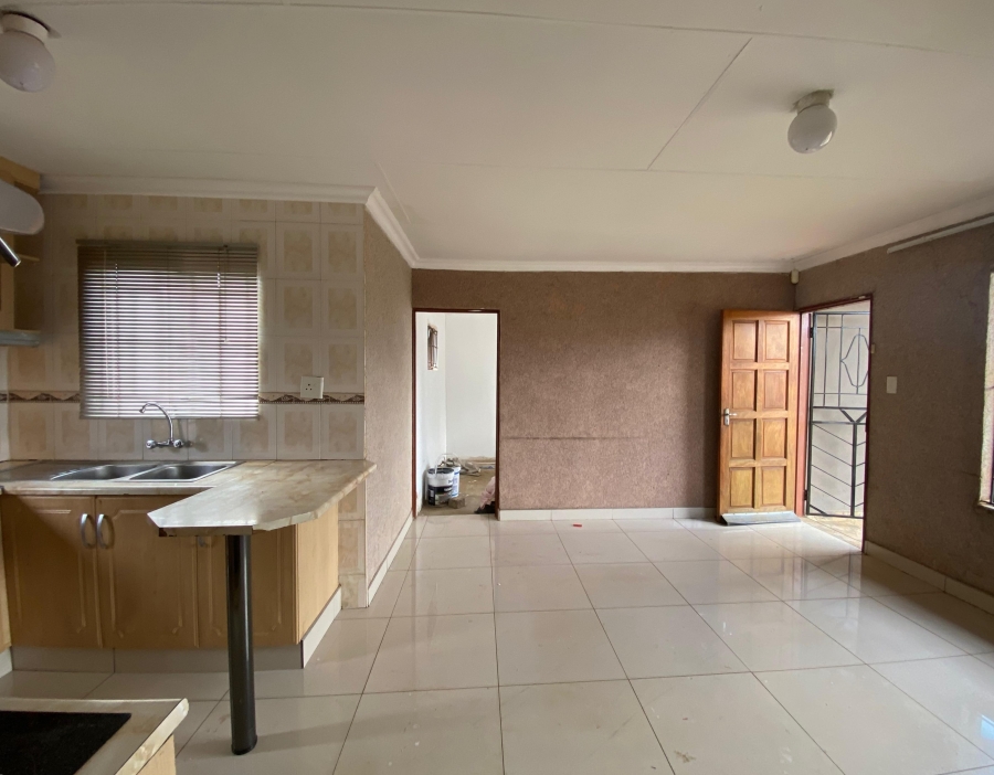 3 Bedroom Property for Sale in Lakeside Gauteng