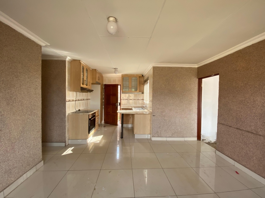 3 Bedroom Property for Sale in Lakeside Gauteng
