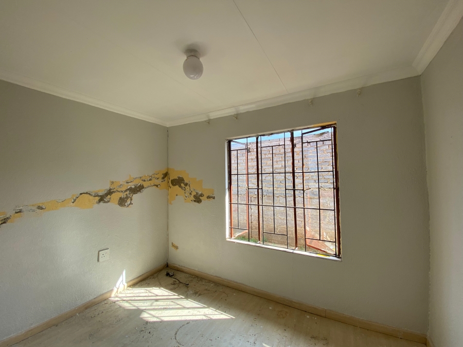 3 Bedroom Property for Sale in Lakeside Gauteng