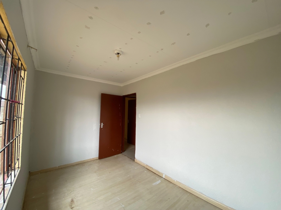 3 Bedroom Property for Sale in Lakeside Gauteng